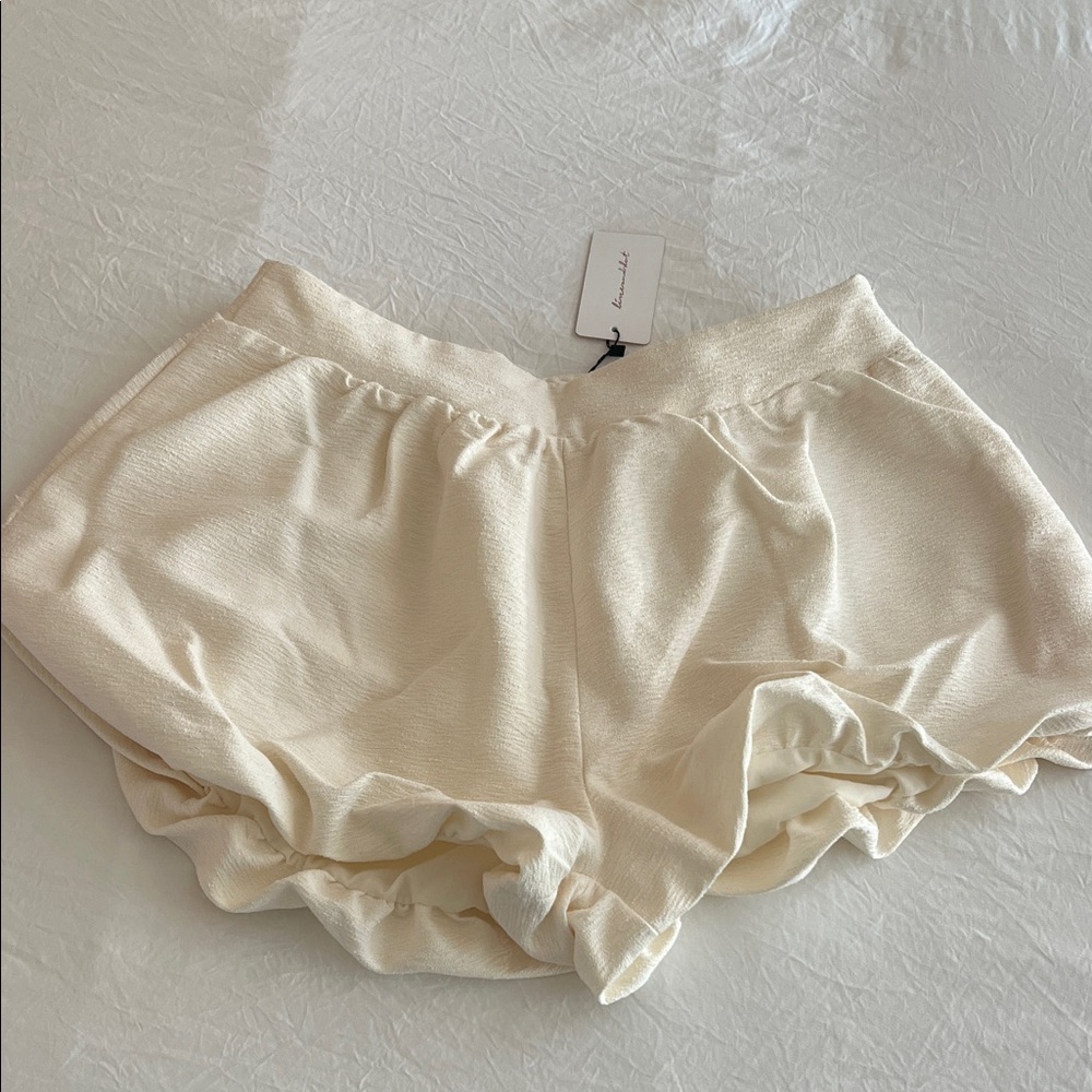 Line and Dot Bubble Shorts